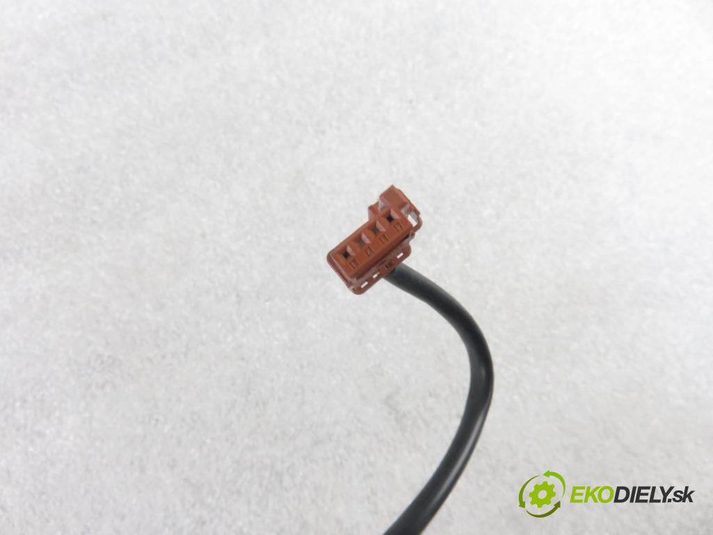 PEUGEOT 308 SW II KOMBI 2015 88,00 1.6 BlueHDi 120 - BHZ (DV6FC) 1560,00 spinačka 9663123380 (Spínacie skrinky a kľúče)