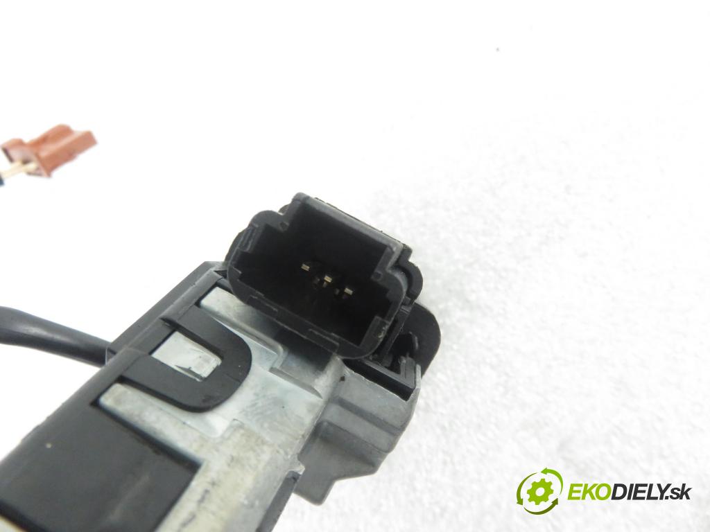 PEUGEOT 308 SW II KOMBI 2015 88,00 1.6 BlueHDi 120 - BHZ (DV6FC) 1560,00 spinačka 9663123380 (Spínacie skrinky a kľúče)