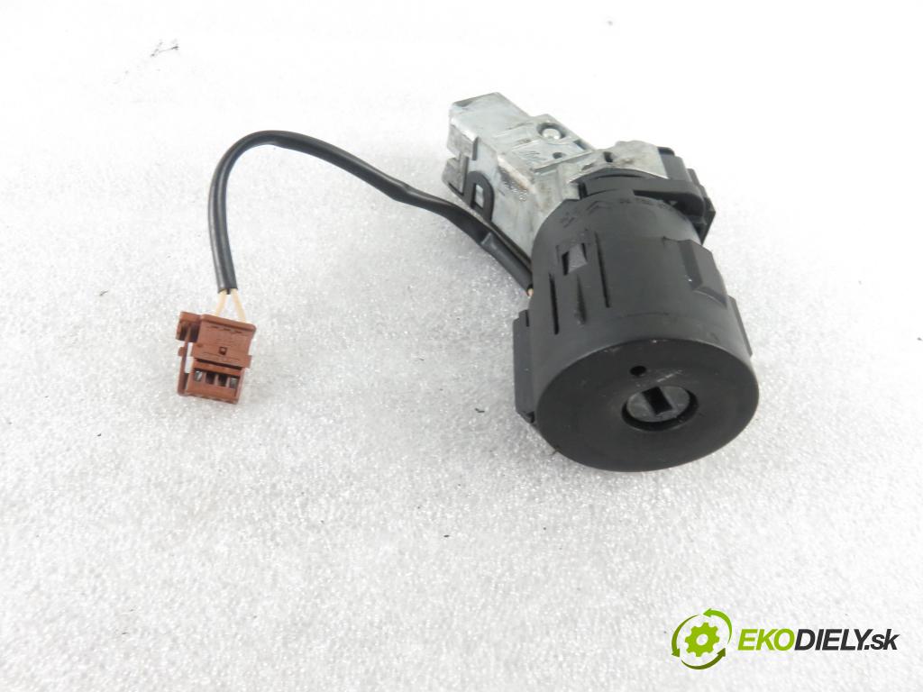 PEUGEOT 308 SW II KOMBI 2015 88,00 1.6 BlueHDi 120 - BHZ (DV6FC) 1560,00 spinačka 9663123380 (Spínacie skrinky a kľúče)