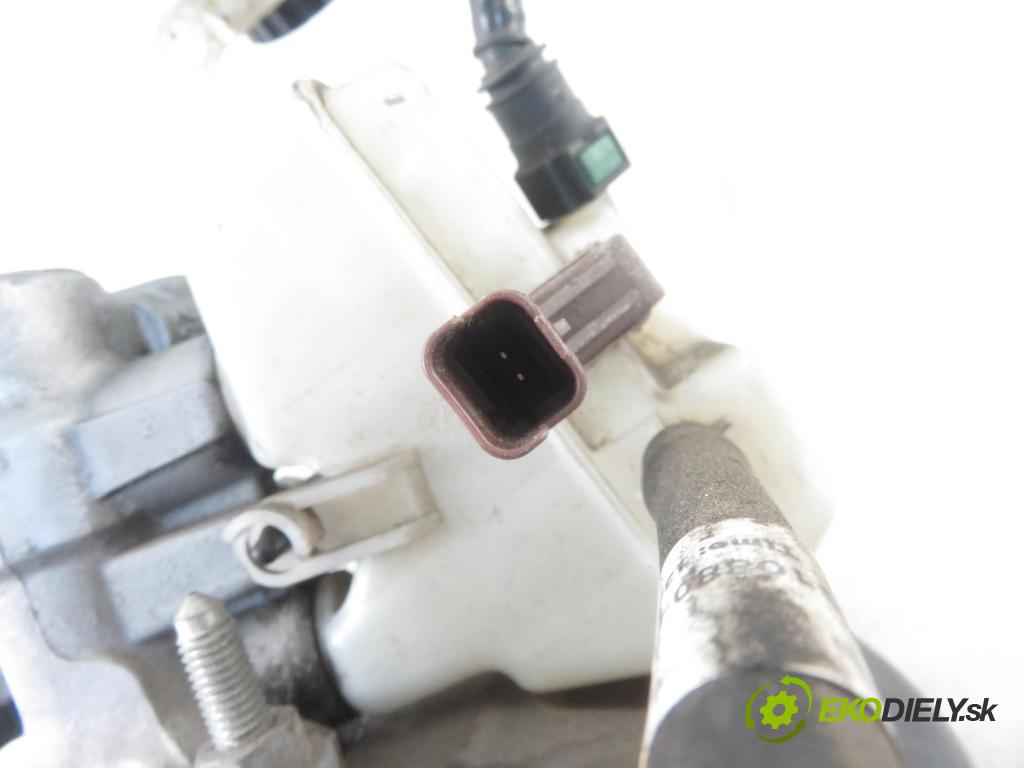 PEUGEOT 308 SW II KOMBI 2015 88,00 1.6 BlueHDi 120 - BHZ (DV6FC) 1560,00 Posilovač 9675405480 ; 0278629702 (Servočerpadlo)