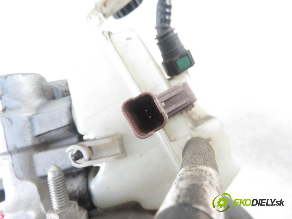 PEUGEOT 308 SW II KOMBI 2015 88,00 1.6 BlueHDi 120 - BHZ (DV6FC) 1560,00 Posilovač 9675405480 ; 0278629702 (Servočerpadlo)