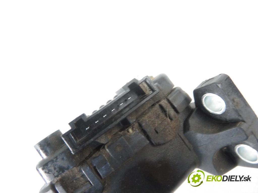 RENAULT CLIO II (BB_, CB_) HB 2002 42,00 1.5 dCi 1461,00 Potenciometer plynu 8200089851 ; 6PV00811924 (Pedále)