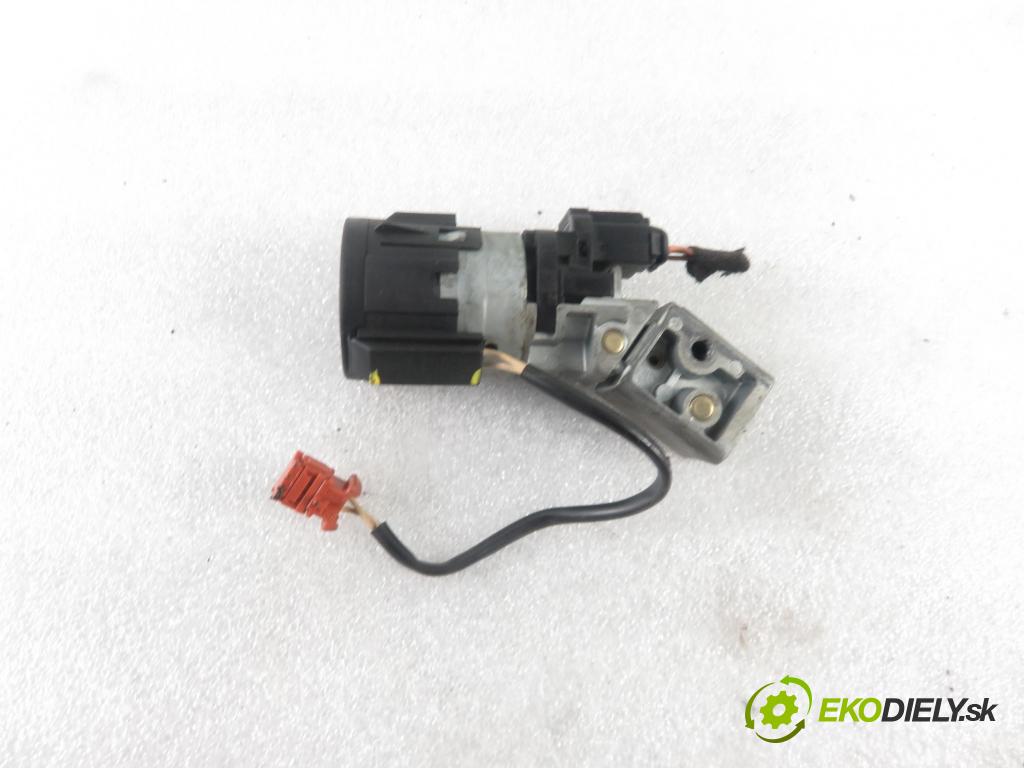 PEUGEOT 207 (WA_, WC_) HB 2006 50,00 1.4 HDi 8V 68 - 8HZ 1398,00 spinačka 36393600 ; 9663123280 (Spínacie skrinky a kľúče)