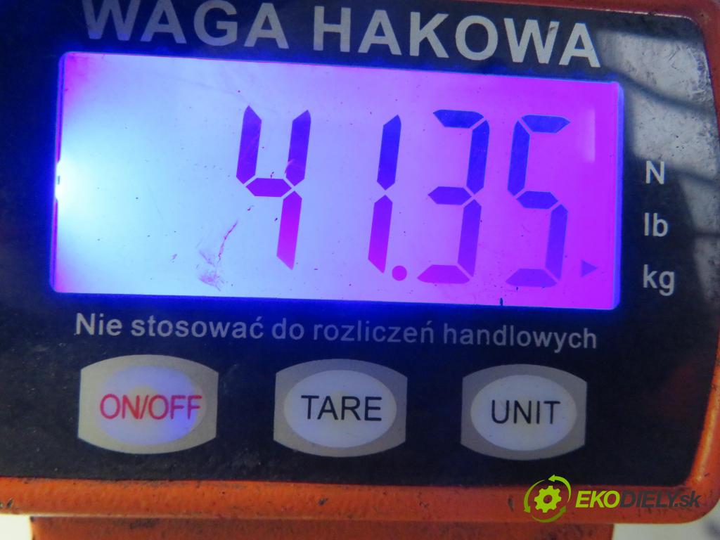 AUDI A4 Avant (8D5, B5) KOMBI 2000 81,00 1.9 TDI - AFN 1896,00 výztuha zadní část ABS