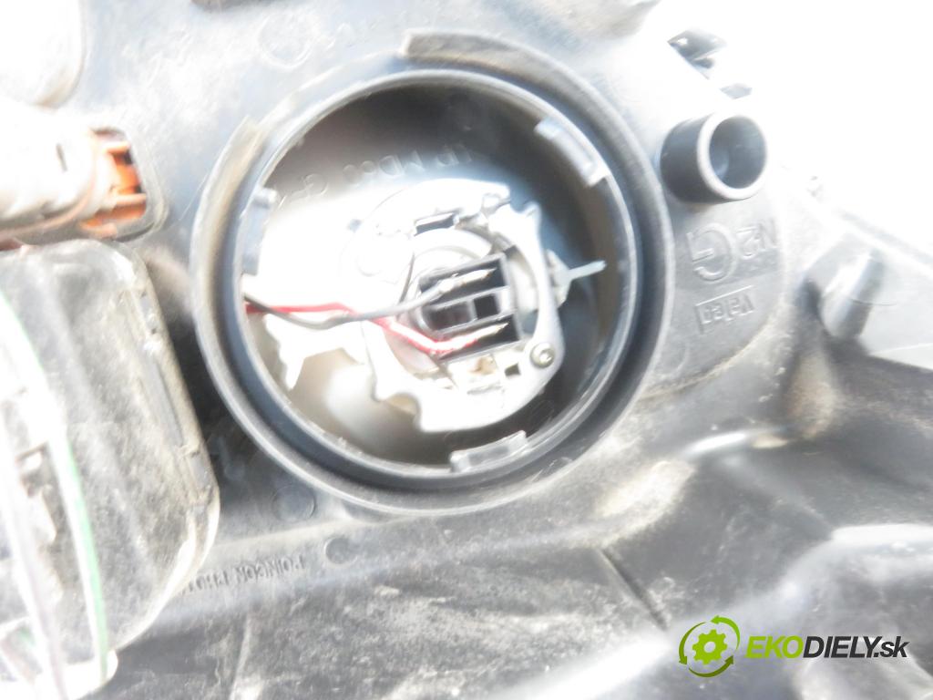 RENAULT SCENIC I (JA0/1_) MINIVAN 2002 75,00 1.9 dCi 102 - F9Q 732 1870,00 Svetlo LP 7700432098 ; 7701047604