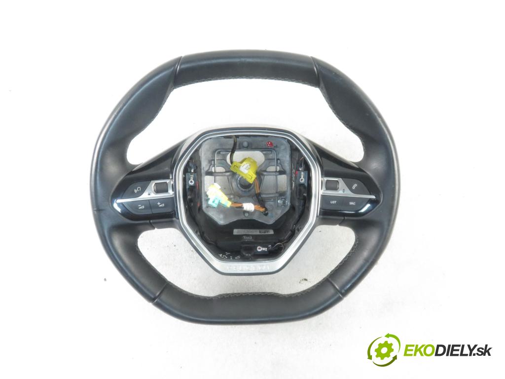 PEUGEOT 5008 II SUV 2018 96,00 1.2 THP PureTech 131 - HNY 1199,00 Volant  (Volanty)