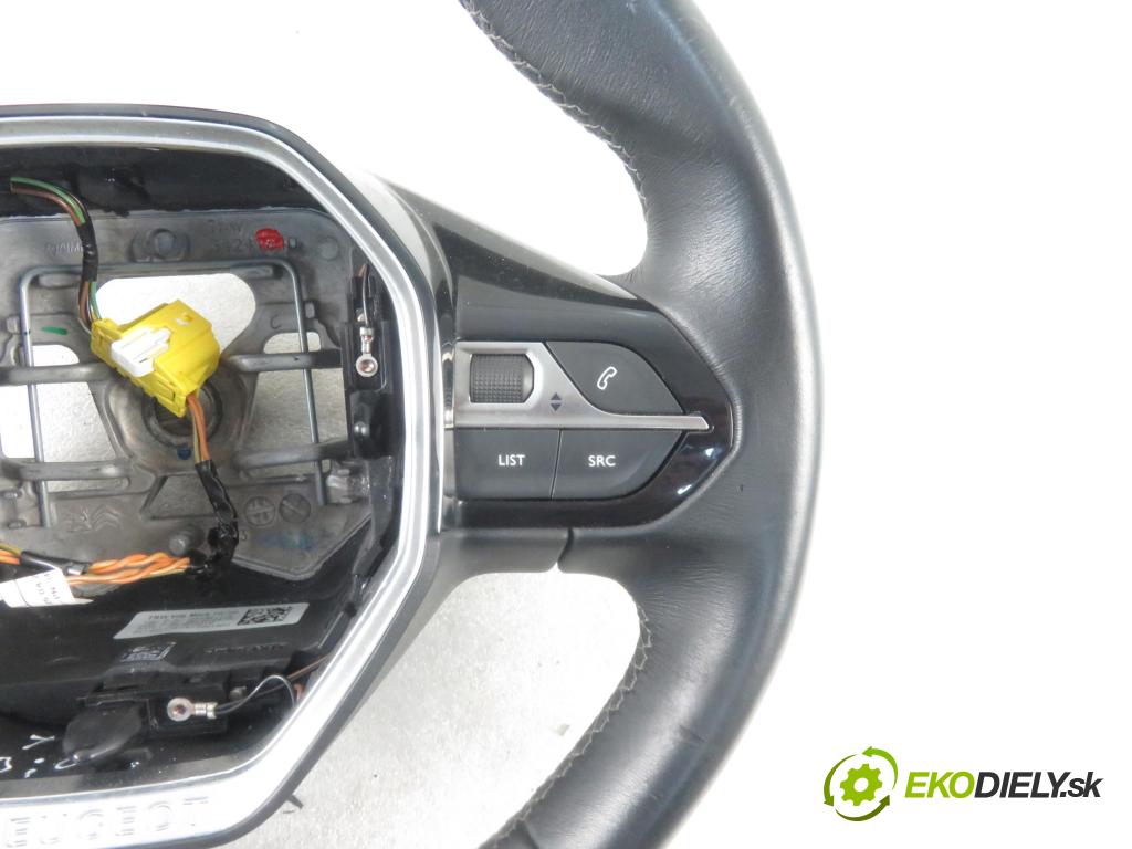 PEUGEOT 5008 II SUV 2018 96,00 1.2 THP PureTech 131 - HNY 1199,00 Volant  (Volanty)