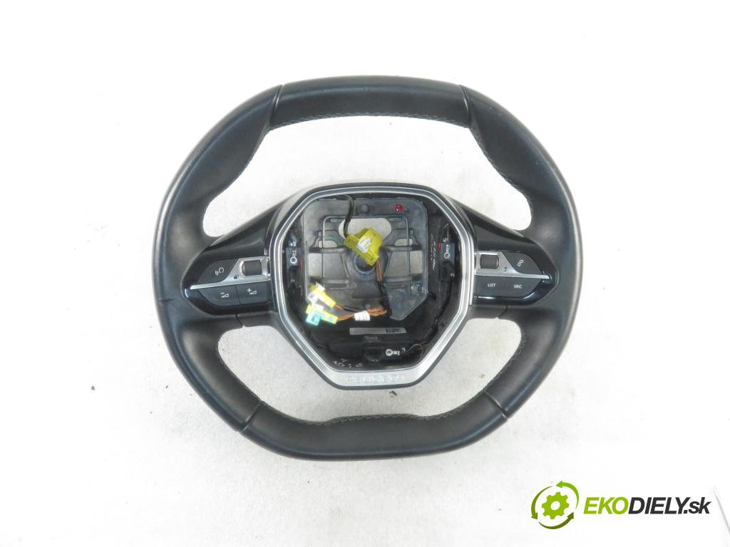 PEUGEOT 5008 II SUV 2018 96,00 1.2 THP PureTech 131 - HNY 1199,00 Volant  (Volanty)