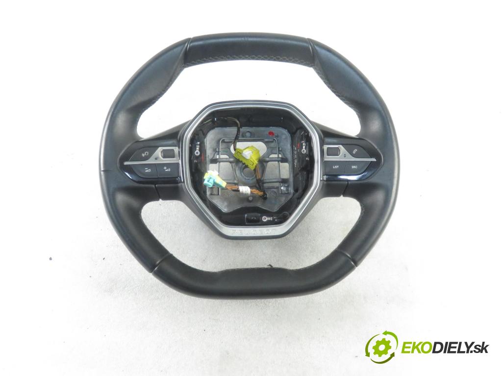 PEUGEOT 5008 II SUV 2018 96,00 1.2 THP PureTech 131 - HNY 1199,00 Volant  (Volanty)