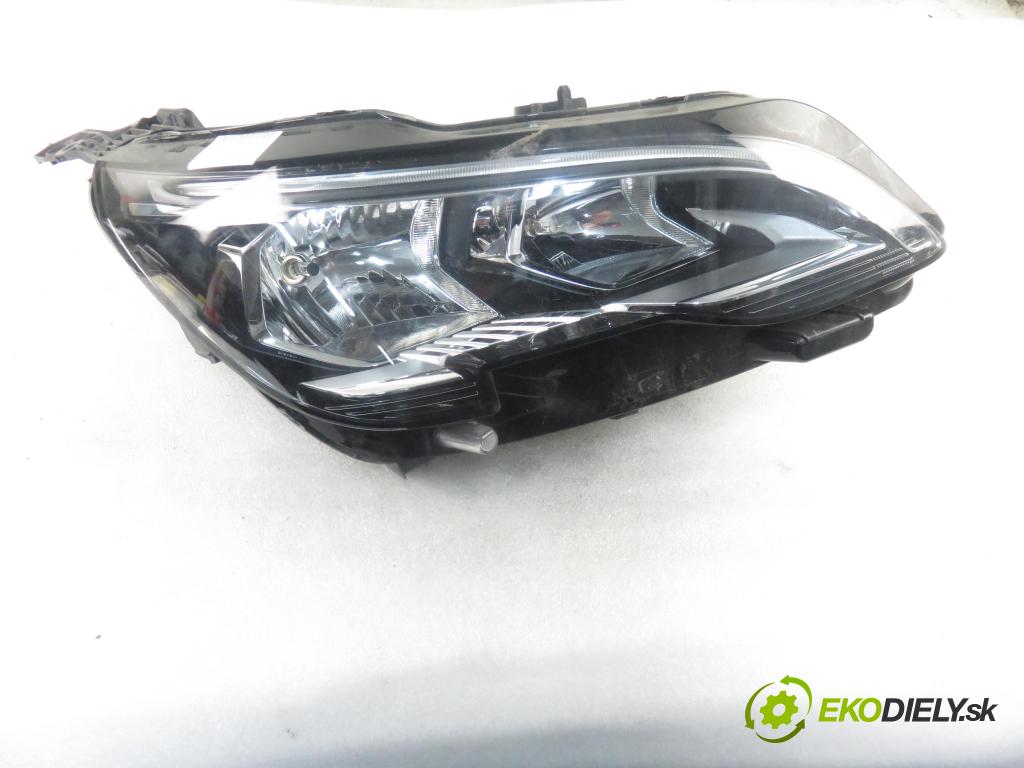 PEUGEOT 5008 II SUV 2018 96,00 1.2 THP PureTech 131 - HNY 1199,00 Svetlo PP 9810478080