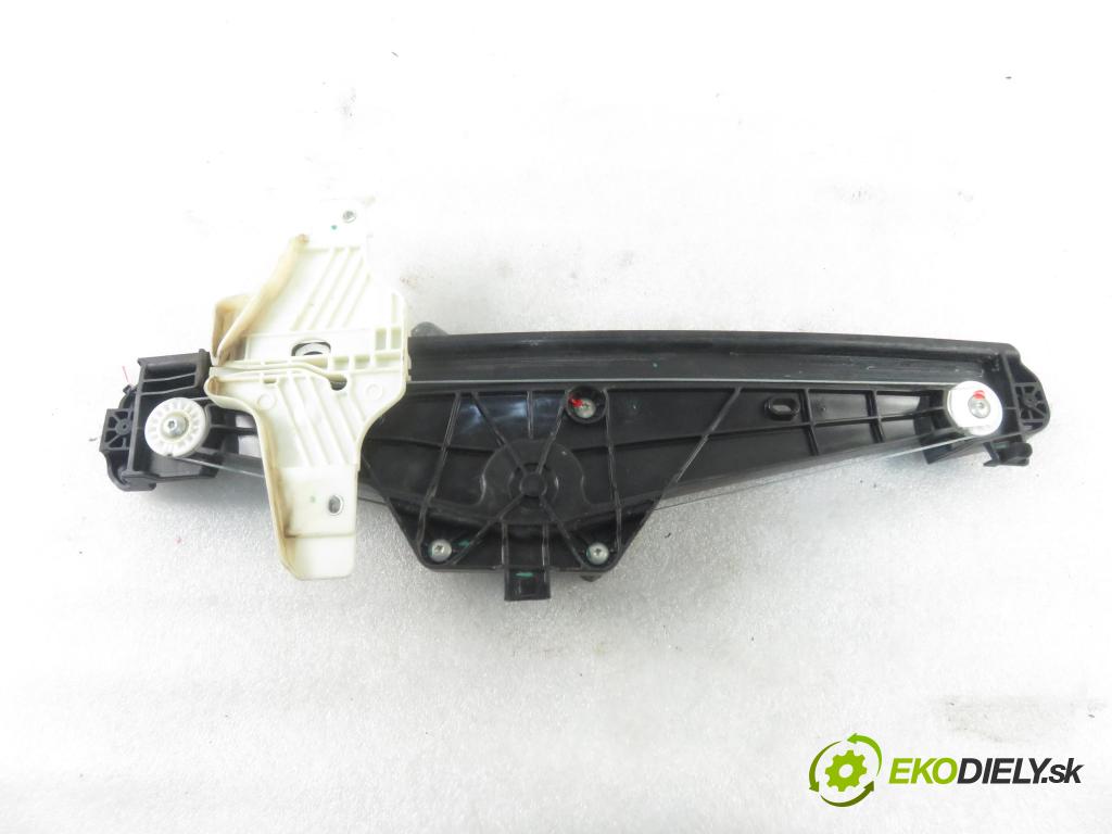 PEUGEOT 5008 II SUV 2018 96,00 1.2 THP PureTech 131 - HNY 1199,00 mechanismus oken PTE 9812642880