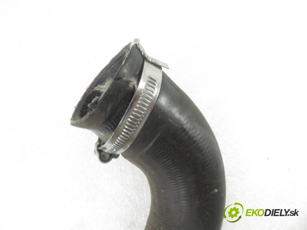 PEUGEOT 5008 II SUV 2018 96,00 1.2 THP PureTech 131 - HNY 1199,00 Rúra intercoolera turba 9820100780 ; 9820100680