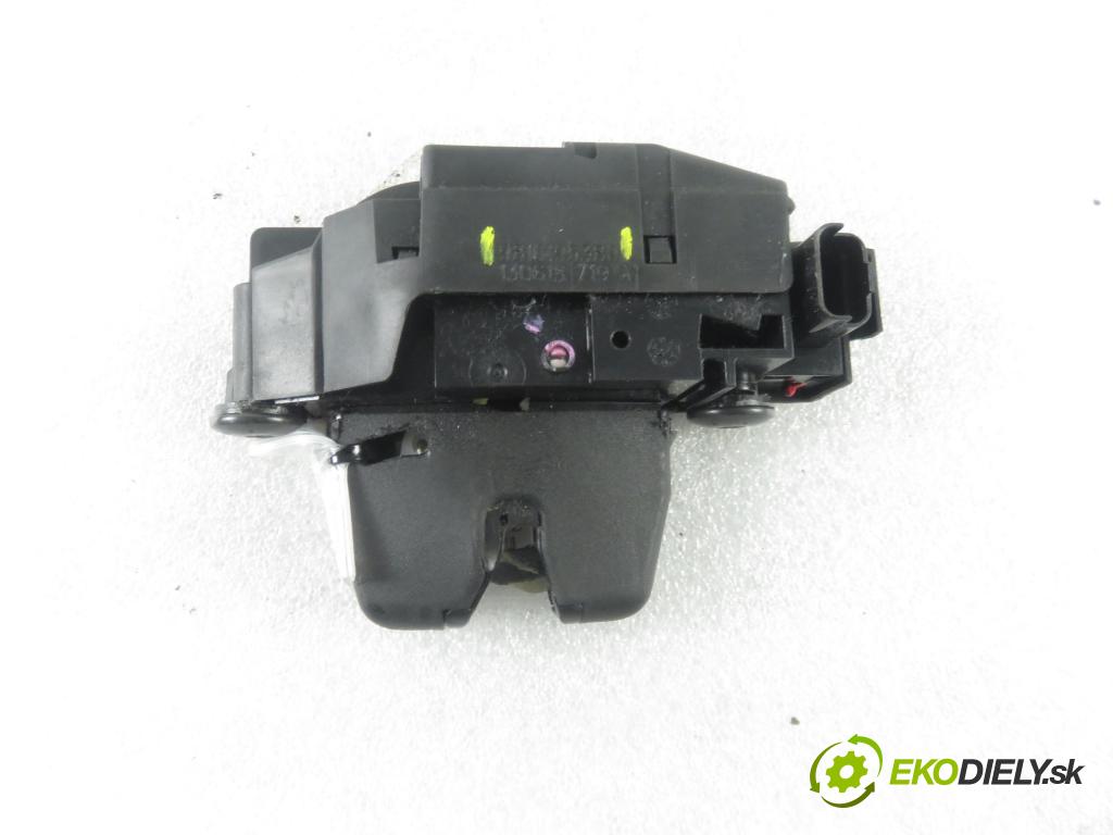 PEUGEOT 5008 II SUV 2018 96,00 1.2 THP PureTech 131 - HNY 1199,00 zámok dveří kufr EL. 9816195380