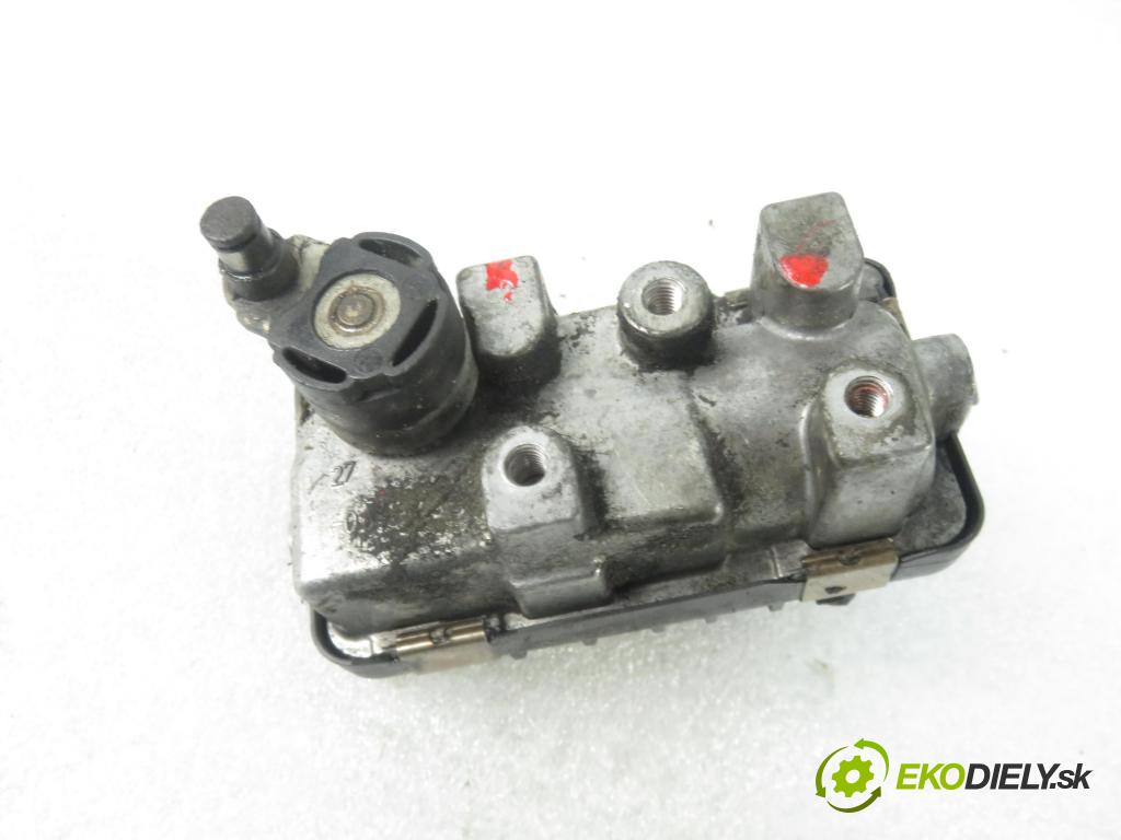 VW TOUAREG (7LA, 7L6, 7L7) SUV 2005 230,00 5.0 V10 TDI PD 313 - AYH 4921,00 Nastavovač turba 6NW009228 (Ostatné)