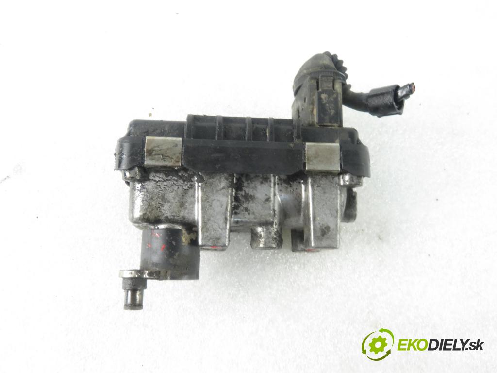 VW TOUAREG (7LA, 7L6, 7L7) SUV 2005 230,00 5.0 V10 TDI PD 313 - AYH 4921,00 Nastavovač turba 6NW009228 (Ostatné)