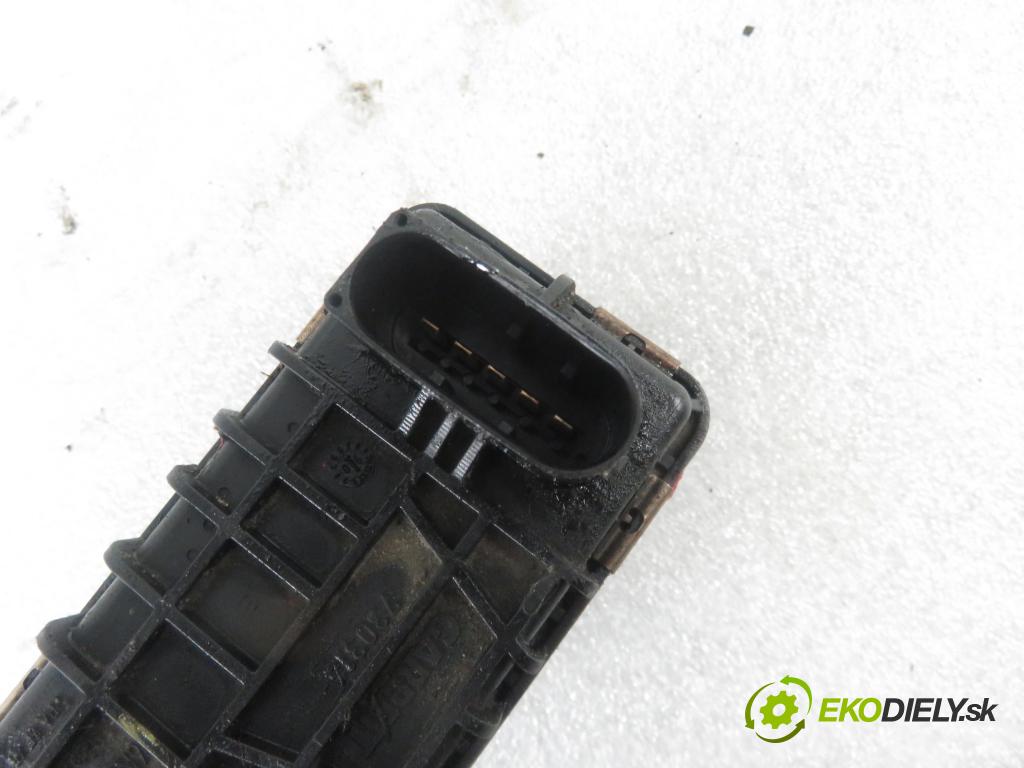 VW TOUAREG (7LA, 7L6, 7L7) SUV 2005 230,00 5.0 V10 TDI PD 313 - AYH 4921,00 nastavovač turba 6NW009228 (Ostatní)