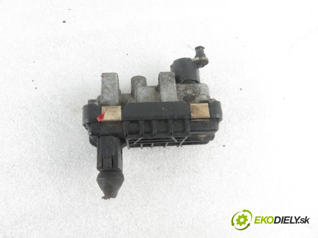 VW TOUAREG (7LA, 7L6, 7L7) SUV 2005 230,00 5.0 V10 TDI PD 313 - AYH 4921,00 nastavovač turba 6NW009228 (Ostatní)