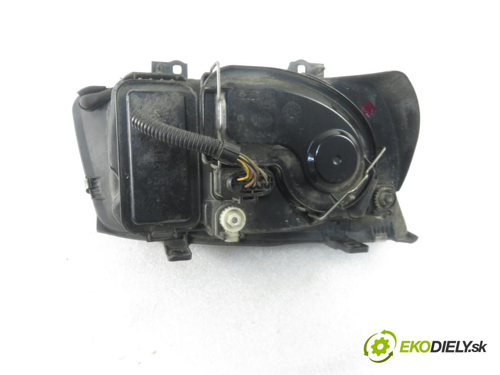 VW BORA (1J2) SEDAN 2001 77,00 1.6 16V - AZD 1598,00 Svetlo LP