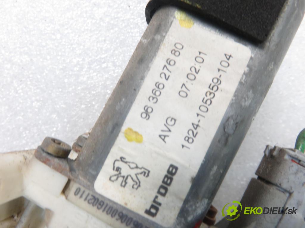 PEUGEOT 206 CC (2D) C/C 2001 100,00 2.0 S16 - RFN (EW10J4) 1997,00 mechanismus oken 9636627680