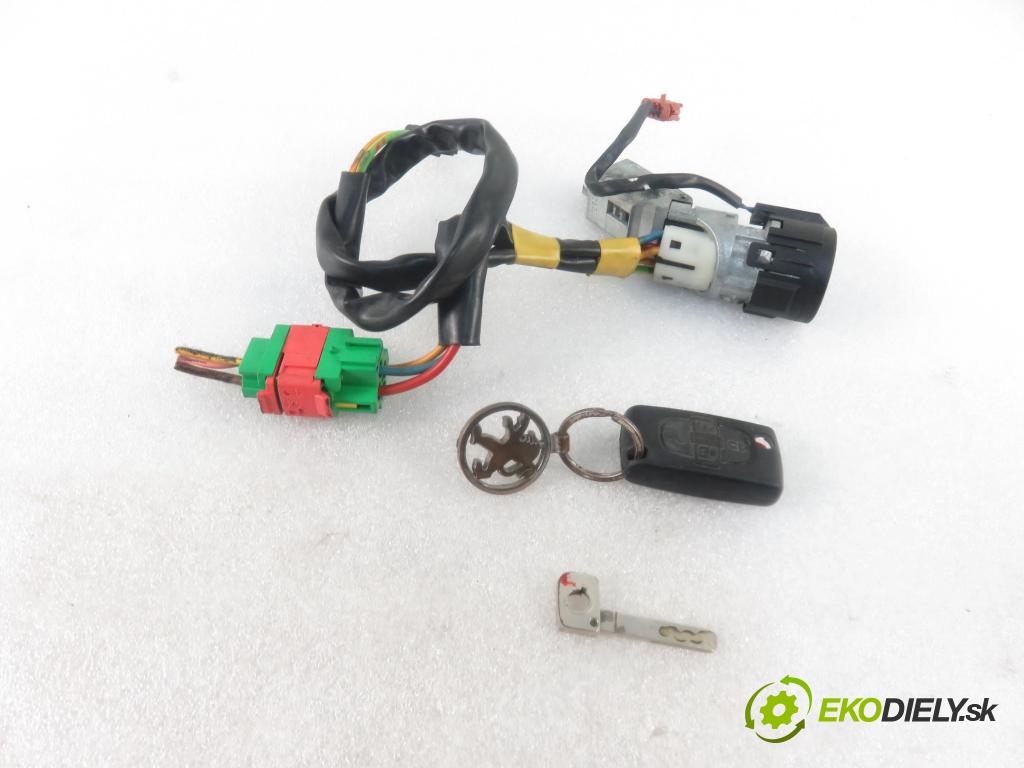 PEUGEOT 1007 (KM_) HB 2005 0,00 1.4 - KFV (TU3A) 1360,00 spinačka N0502455 ; N0501412 (Spínacie skrinky a kľúče)