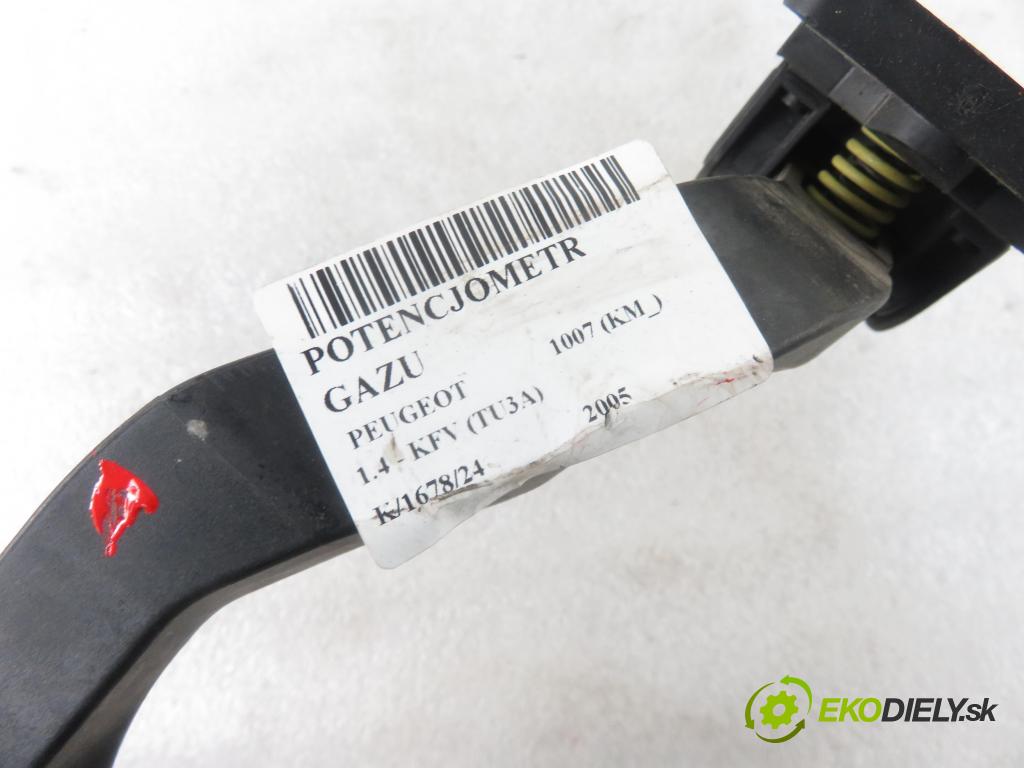 PEUGEOT 1007 (KM_) HB 2005 0,00 1.4 - KFV (TU3A) 1360,00 Potenciometer plynu F00C3E2429 (Pedále)