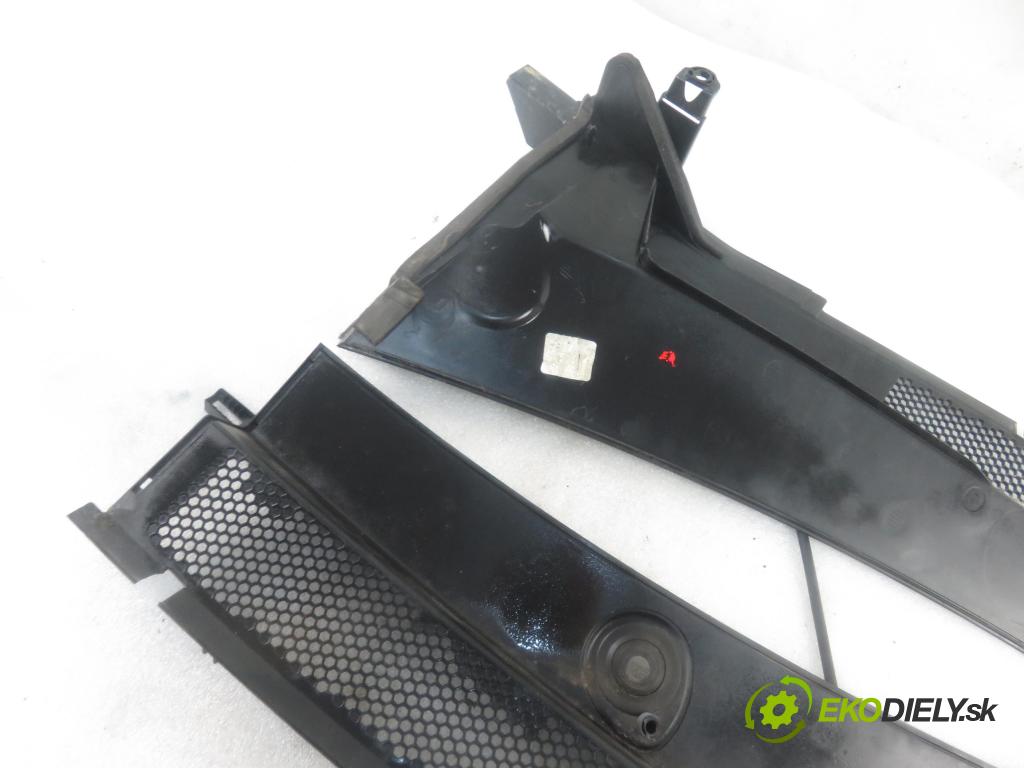 PEUGEOT 5008 II SUV 2018 96,00 1.2 THP PureTech 131 - HNY 1199,00 Torpédo, plast pod čelné okno 98101165XT ; 98101164XT ; 98112478XT (Torpéda)