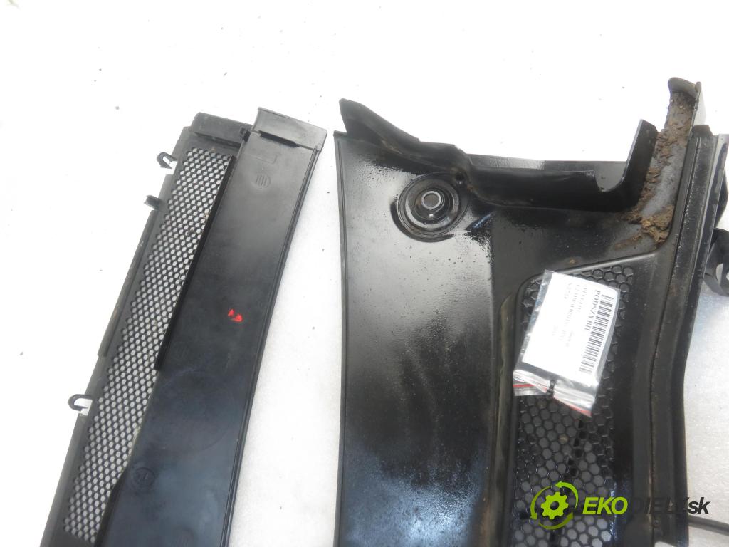 PEUGEOT 5008 II SUV 2018 96,00 1.2 THP PureTech 131 - HNY 1199,00 Torpédo, plast pod čelné okno 98101165XT ; 98101164XT ; 98112478XT (Torpéda)