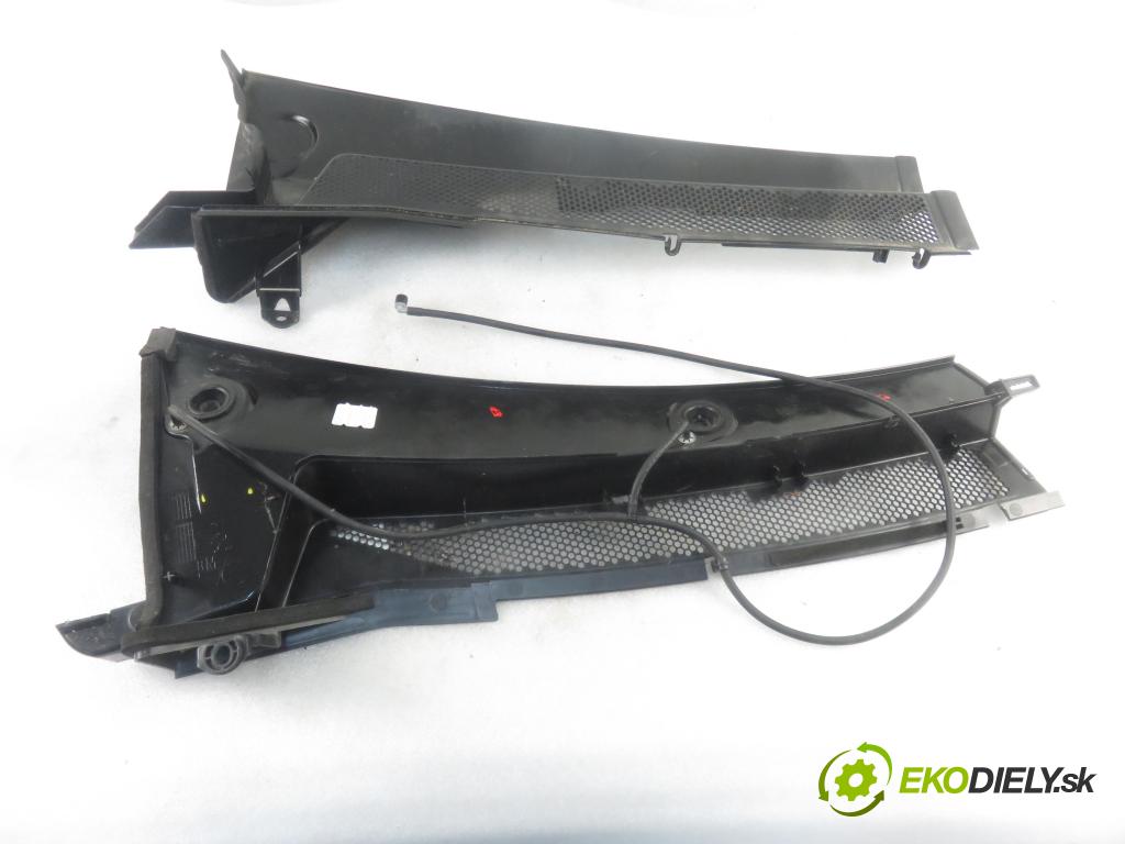 PEUGEOT 5008 II SUV 2018 96,00 1.2 THP PureTech 131 - HNY 1199,00 Torpédo, plast pod čelné okno 98101165XT ; 98101164XT ; 98112478XT (Torpéda)