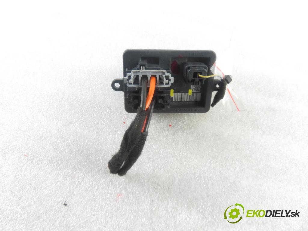 PEUGEOT 5008 II SUV 2018 96,00 1.2 THP PureTech 131 - HNY 1199,00 rezistor / reostat kúrenia A43002900