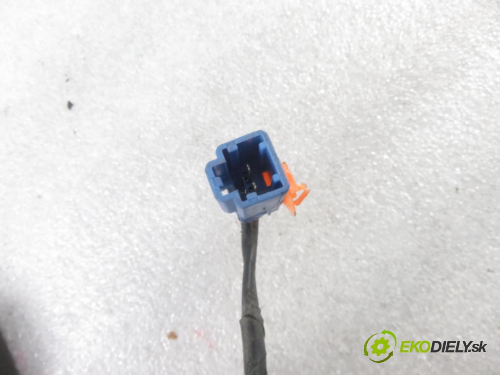 HONDA HR-V (GH) CROSSOVER 2001 77,00 1.6 16V 4WD (GH2, GH4) - D16W1 1590,00 zámok dveří kufr EL.