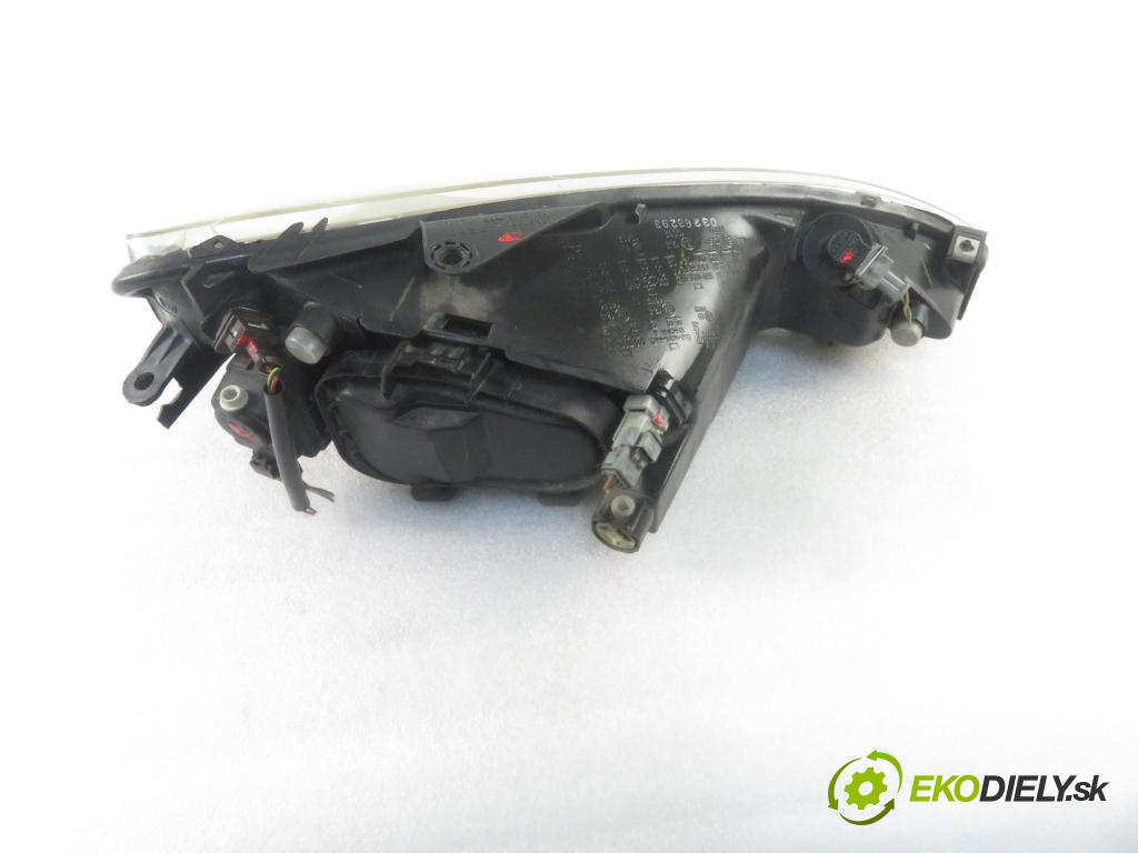 PEUGEOT 206 CC (2D) C/C 2001 100,00 2.0 S16 - RFN (EW10J4) 1997,00 Svetlo LP