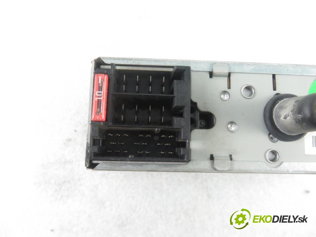 FIAT GRANDE PUNTO (199_) HB 2007 55,00 1.3 D Multijet 75 - 199 A2.000 1248,00 RADIO CD 735446970