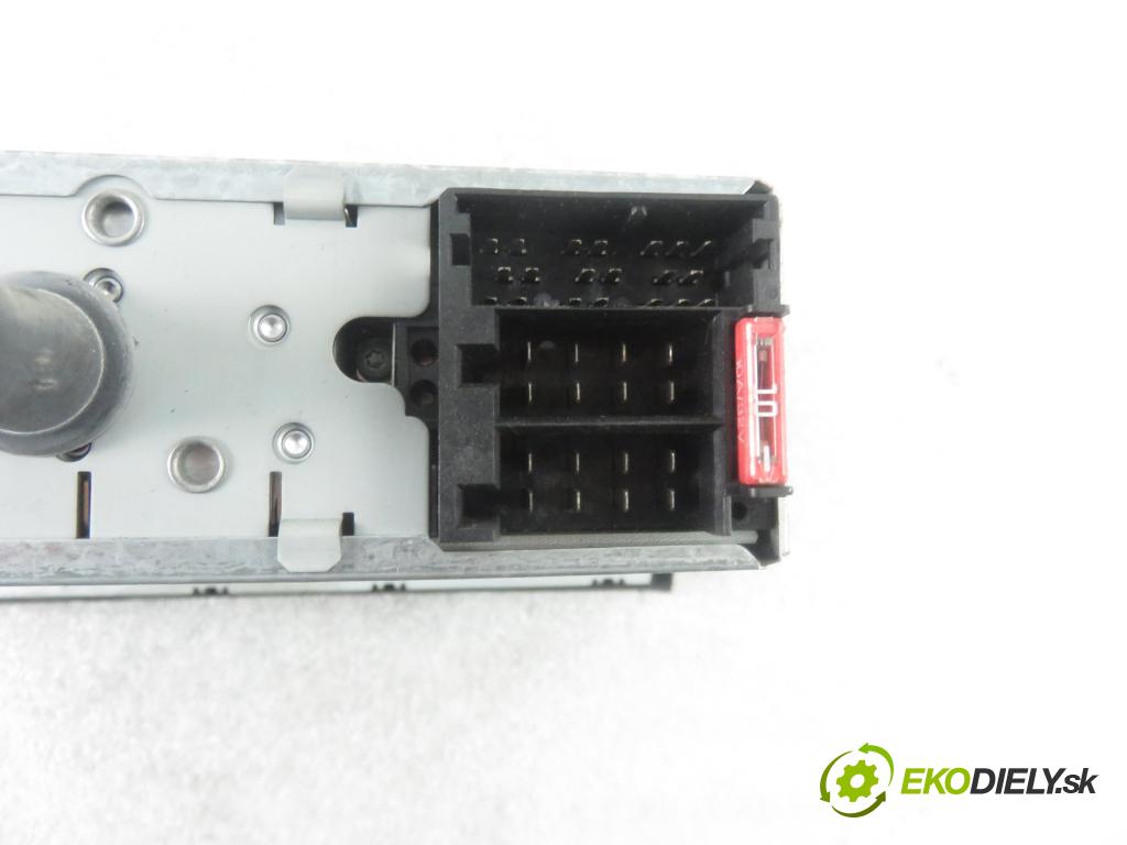 FIAT GRANDE PUNTO (199_) HB 2006 66,00 1.3 D Multijet 90 - 199 A3.000 1248,00 RADIO CD 7354162290
