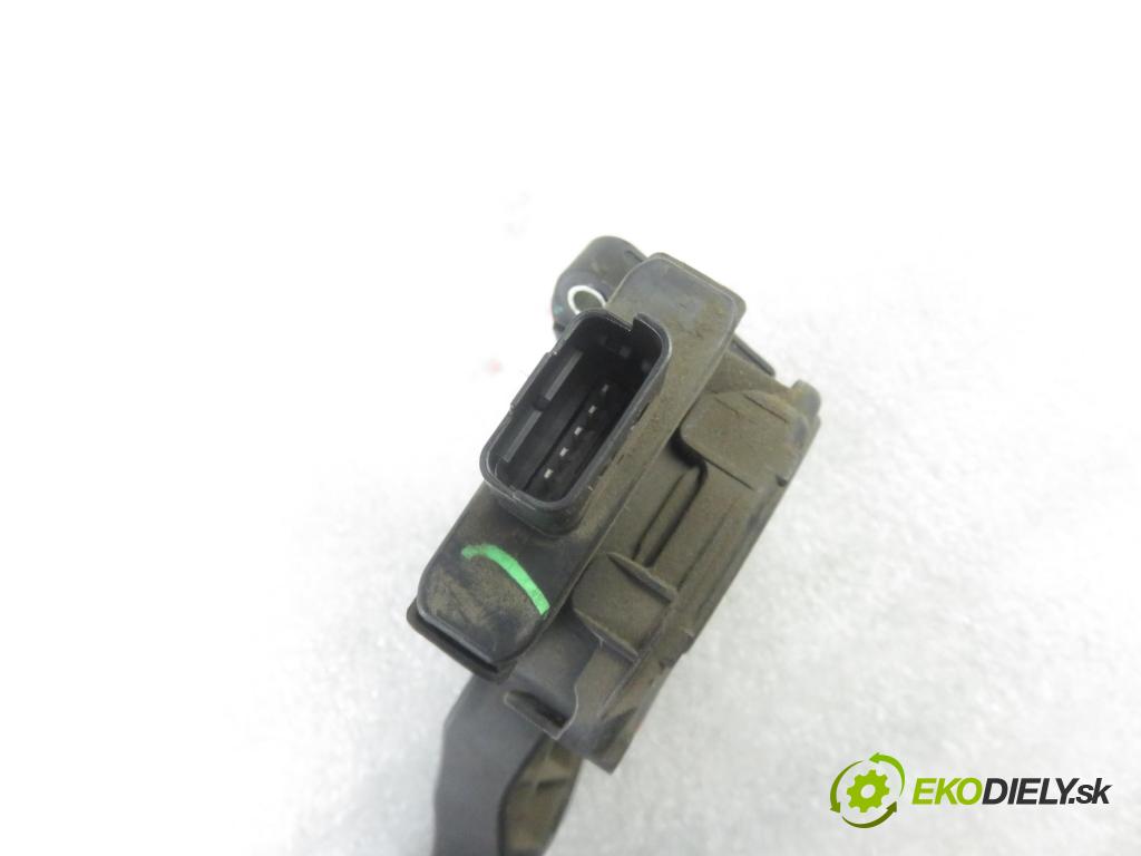 PEUGEOT 207 (WA_, WC_) HB 2006 65,00 1.4 16V - KFU (ET3J4) 1360,00 Potenciometer plynu 9680756880 ; 6PV00908300 (Pedále)