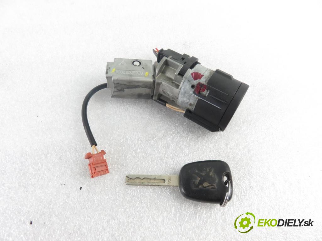 PEUGEOT 308 SW KOMBI 2008 103,00 1.6 THP 140 - 5FT (EP6DT) 1598,00 spinačka 36410600 ; 9663123280 (Spínacie skrinky a kľúče)