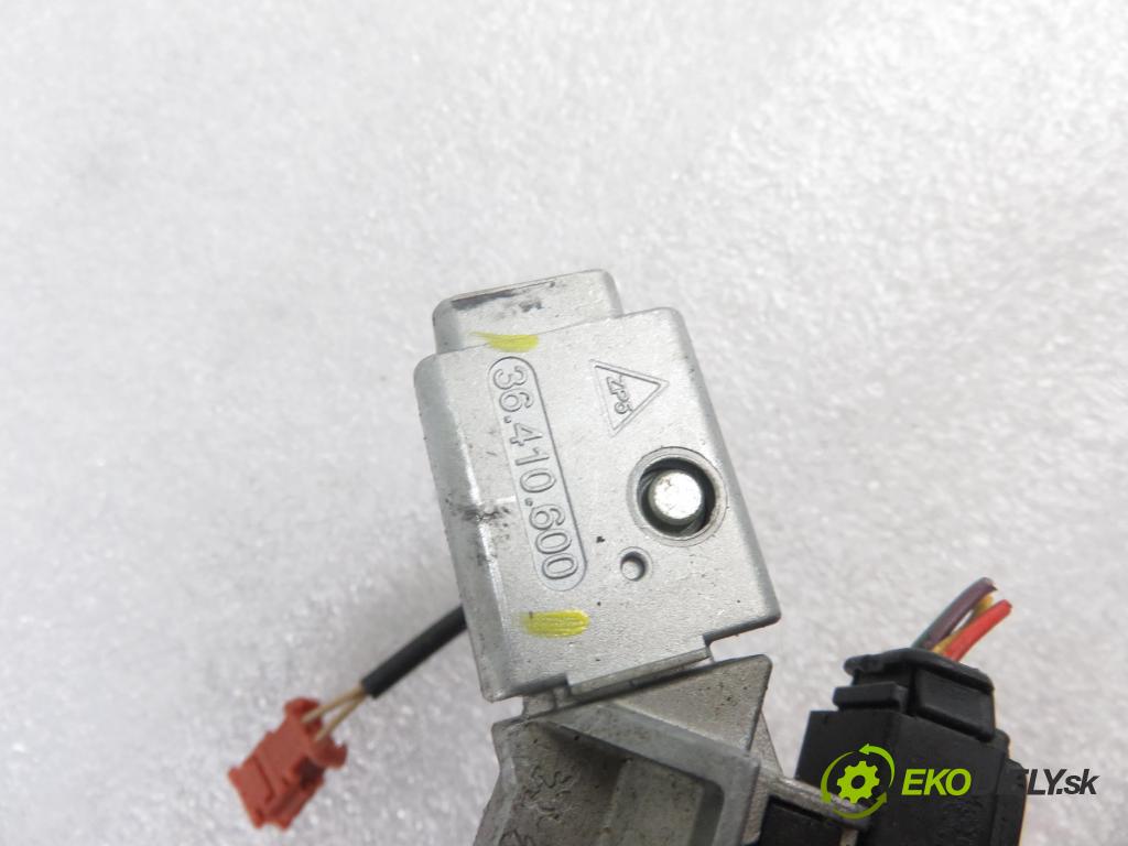 PEUGEOT 308 SW KOMBI 2008 103,00 1.6 THP 140 - 5FT (EP6DT) 1598,00 spinačka 36410600 ; 9663123280 (Spínacie skrinky a kľúče)