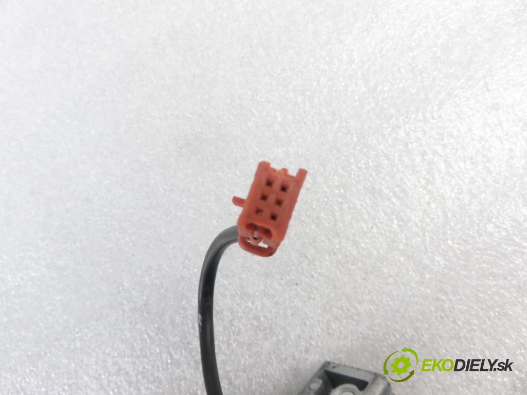 PEUGEOT 308 SW KOMBI 2008 103,00 1.6 THP 140 - 5FT (EP6DT) 1598,00 spinačka 36410600 ; 9663123280 (Spínacie skrinky a kľúče)