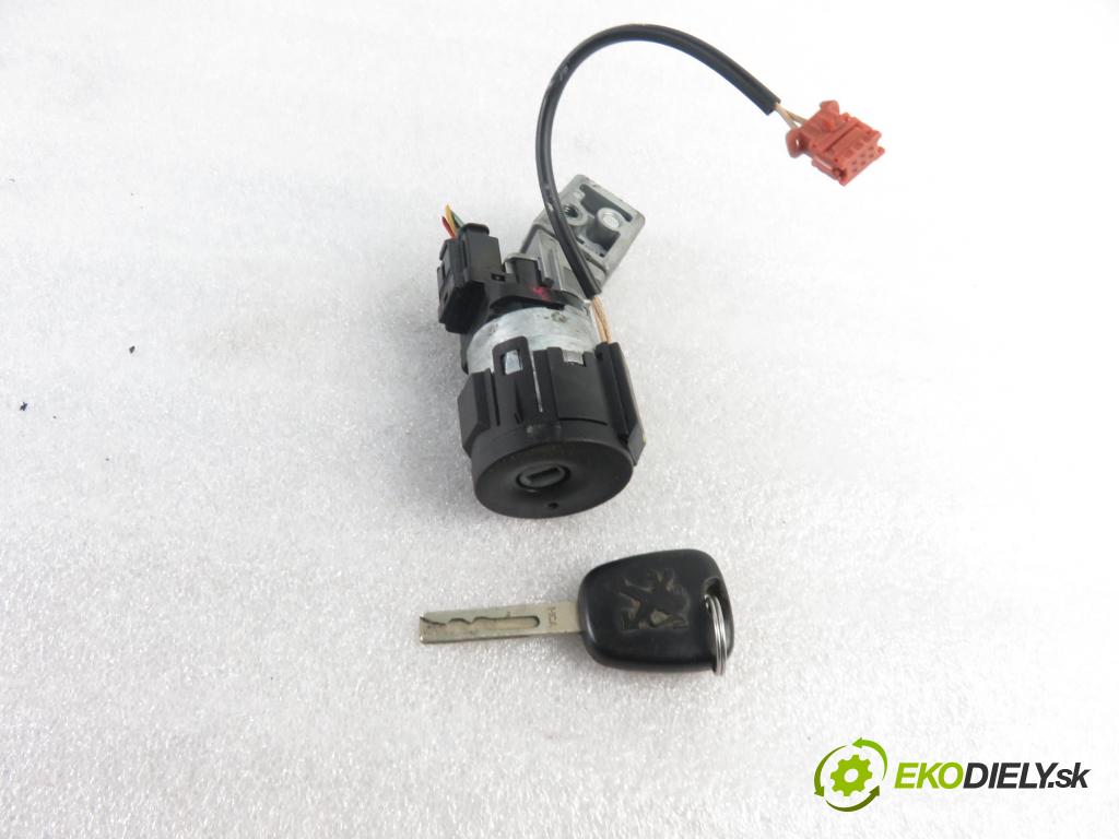 PEUGEOT 308 SW KOMBI 2008 103,00 1.6 THP 140 - 5FT (EP6DT) 1598,00 spinačka 36410600 ; 9663123280 (Spínacie skrinky a kľúče)