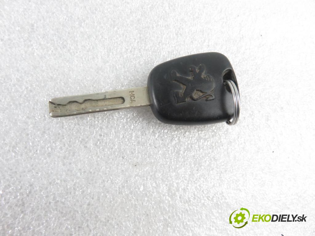 PEUGEOT 308 SW KOMBI 2008 103,00 1.6 THP 140 - 5FT (EP6DT) 1598,00 spinačka 36410600 ; 9663123280 (Spínacie skrinky a kľúče)