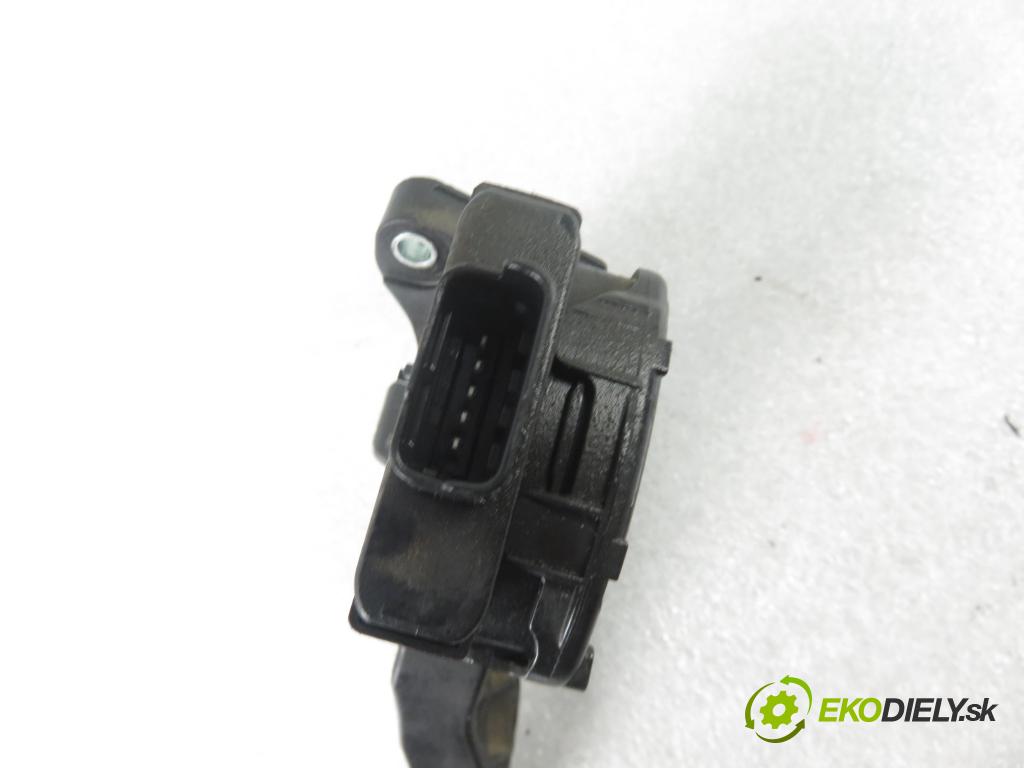 PEUGEOT 308 SW KOMBI 2008 103,00 1.6 THP 140 - 5FT (EP6DT) 1598,00 Potenciometer plynu 6PV009083 ; 968153038000 (Pedále)