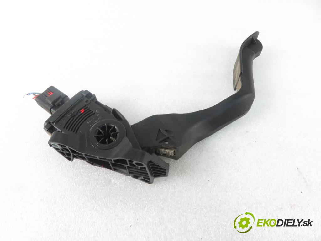 PEUGEOT 308 SW KOMBI 2008 103,00 1.6 THP 140 - 5FT (EP6DT) 1598,00 Potenciometer plynu 6PV009083 ; 968153038000 (Pedále)