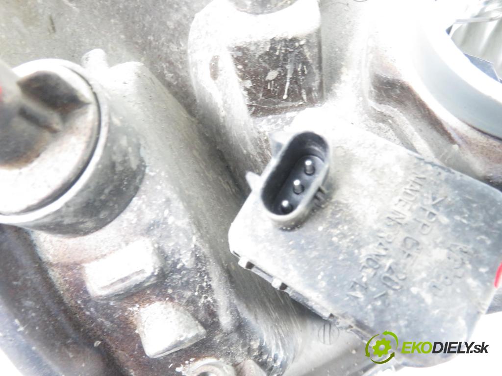 TOYOTA YARIS (_P1_) HB 2001 50,00 1.0 VVT- i 68 - 1SZ-FE 998,00 Svetlo LP 0821211F7L