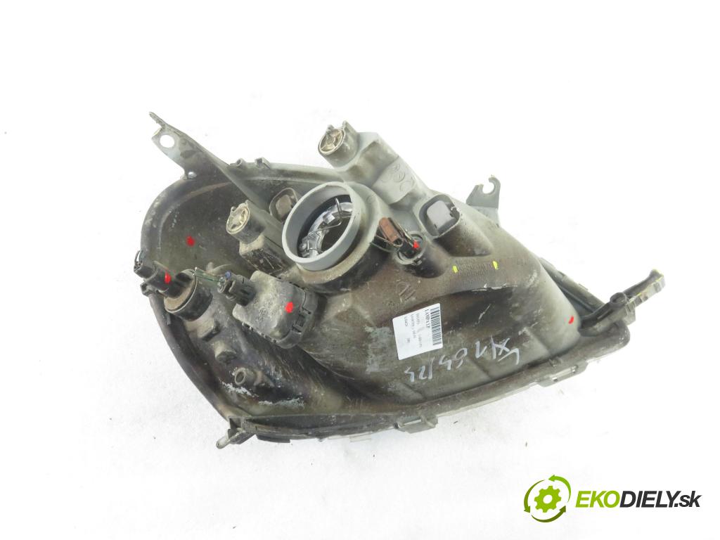 TOYOTA YARIS (_P1_) HB 2001 50,00 1.0 VVT- i 68 - 1SZ-FE 998,00 Svetlo LP 0821211F7L