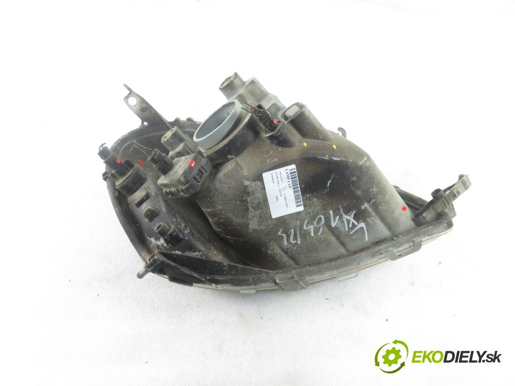 TOYOTA YARIS (_P1_) HB 2001 50,00 1.0 VVT- i 68 - 1SZ-FE 998,00 Svetlo LP 0821211F7L