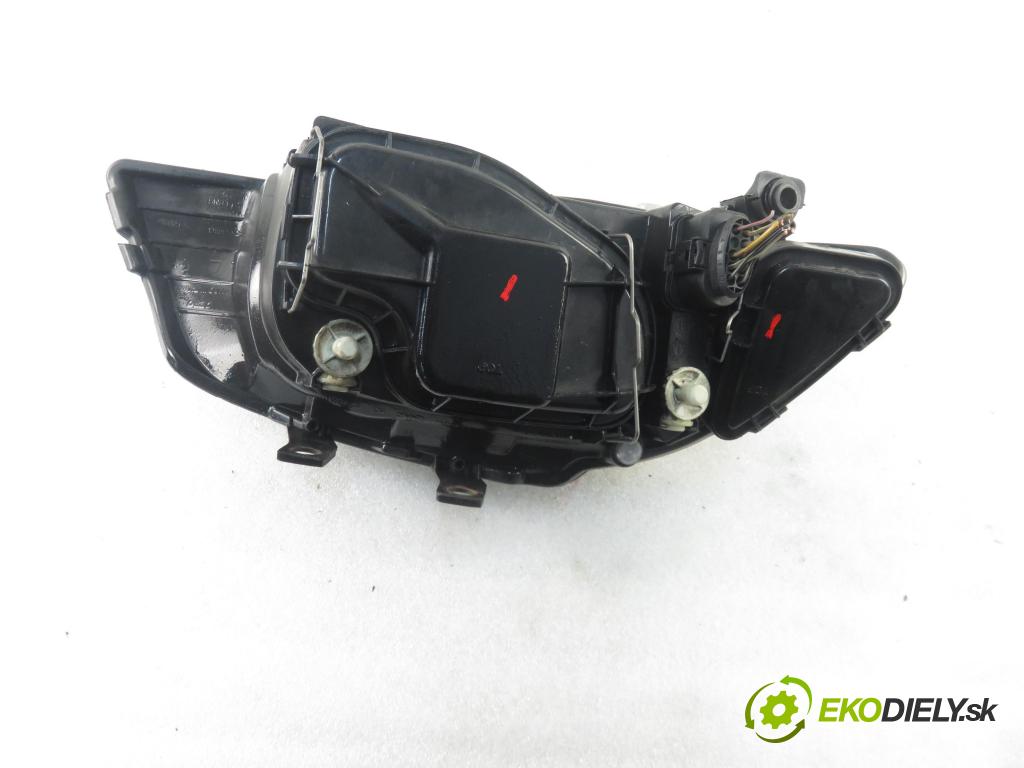 SEAT IBIZA III (6L1) HB 2005 74,00 1.4 16V - BBZ 1390,00 Svetlo LP