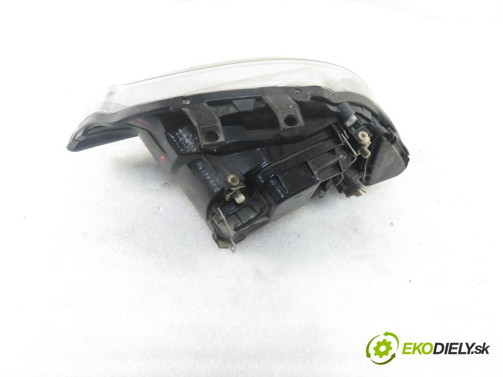 SEAT IBIZA III (6L1) HB 2005 74,00 1.4 16V - BBZ 1390,00 Svetlo PP