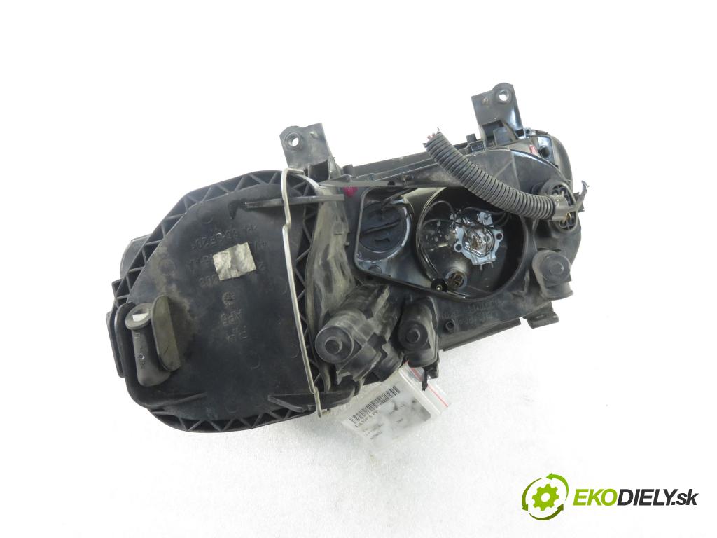 VW TOURAN (1T1, 1T2) MINIVAN 2005 66,00 1.9 TDI - BRU 1896,00 Svetlo PP