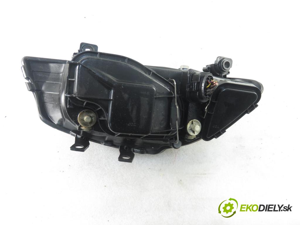 SEAT CORDOBA (6L2) SEDAN 2004 74,00 1.9 TDI - ATD 1896,00 světlo LP