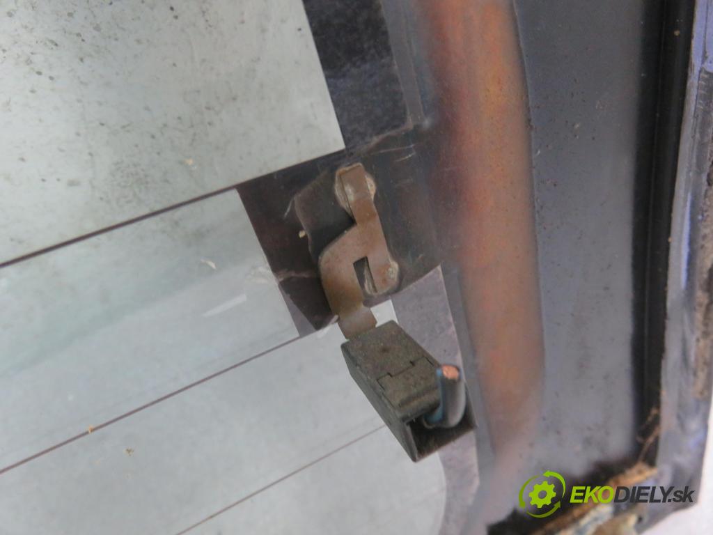 NISSAN TERRANO II (R20) TERENOWY 1995 91,00 2.4 i 12V 4WD 124 - KA24E 2389,00 Okno zadné kapota 