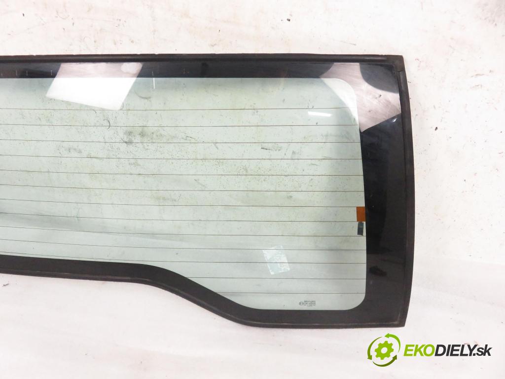 NISSAN TERRANO II (R20) TERENOWY 1995 91,00 2.4 i 12V 4WD 124 - KA24E 2389,00 Okno zadné kapota